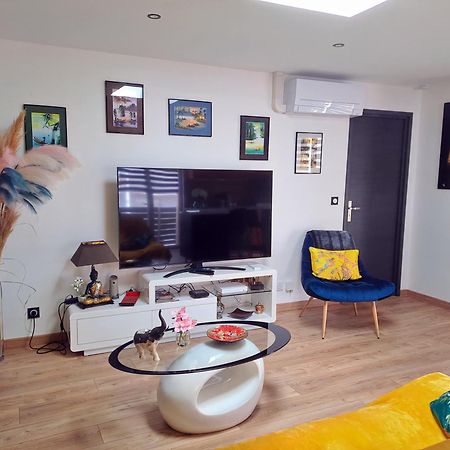 L"Indochine Apartment Perpignan Ruang foto